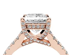 Princess Cut Diamond Solitaire Ring Set in Rose gold with Brilliant Pavé Band and Prong Setting