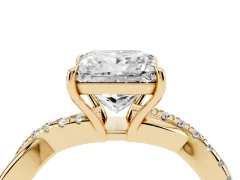 Princess Cut Diamond Twisted Pavé Band Ring Set in Yellow gold with Prong Setting