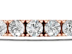 Round Cut Diamond Flexible Tennis Bracelet Set in Rose gold with Four-Prong Setting and Box Clasp