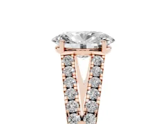 Oval Cut Diamond Split Shank Pavé Engagement Ring Set in Rose gold with Prong-Held Center Stone