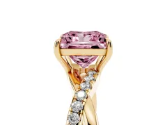 Fancy Pink Princess Cut Diamond Twisted Pavé Band Ring Set in Yellow gold with Prong Setting