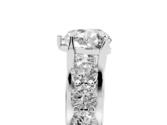Heart Cut Diamond Pavé Engagement Ring Set in White gold with Prong Setting