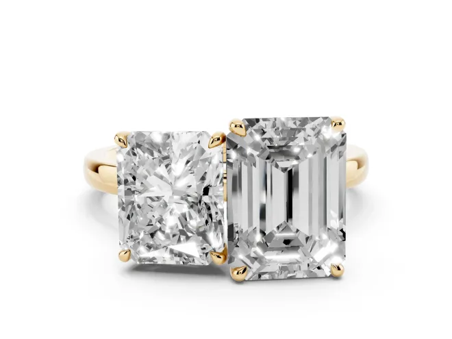 Radiant Cut and Emerald Cut Toi Moi Ring Set in Yellow gold with Prong Setting