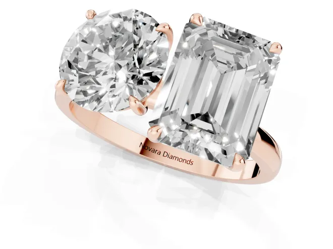 Round Cut and Emerald Cut Toi Moi Ring Set in Rose gold with Prong Setting – second view