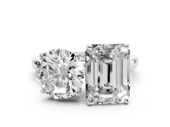 Round Cut and Emerald Cut Toi Moi Ring Set in Silver with Prong Setting