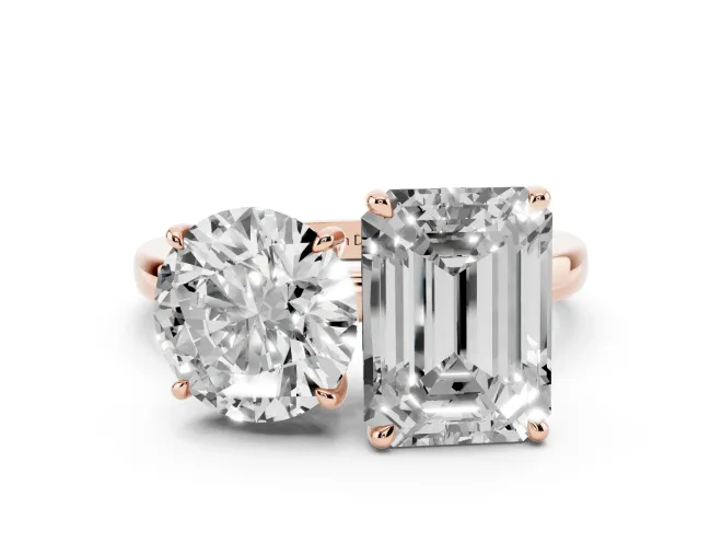 Round Cut and Emerald Cut Toi Moi Ring Set in Rose gold with Prong Setting