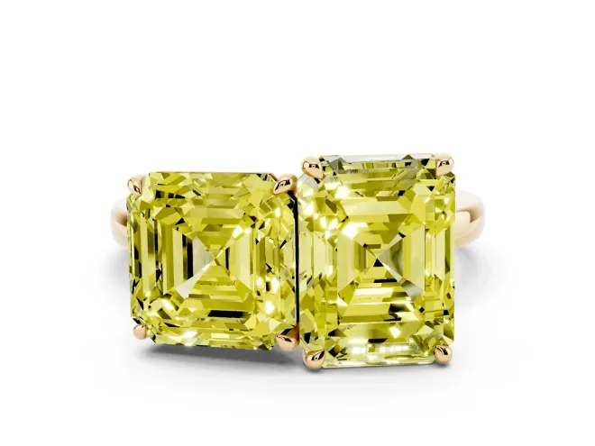 Fancy Yellow Asscher Cut and Emerald Cut Toi Moi Ring Set in Yellow gold with Prong Setting