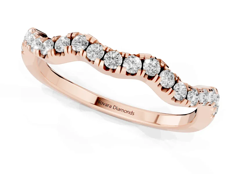 Round Diamond Scalloped Pavé Wedding Band Set in Rose gold with Shared Prong Setting