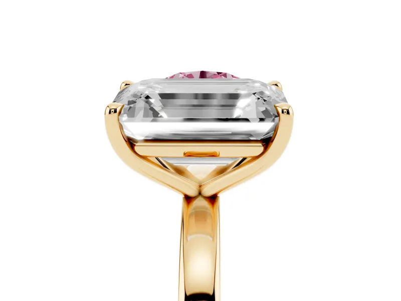 Fancy Pink Round Cut and Emerald Cut Toi Moi Ring Set in Yellow gold with Prong Setting