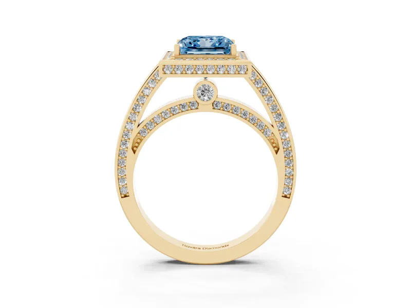 Fancy Blue Princess Cut Diamond Halo Pavé Split Shank Ring Set in Yellow gold with Prong Setting