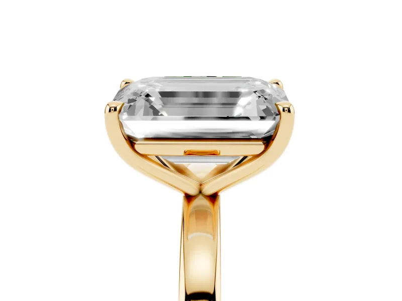 Fancy Green Radiant Cut and Emerald Cut Toi Moi Ring Set in Yellow gold with Prong Setting