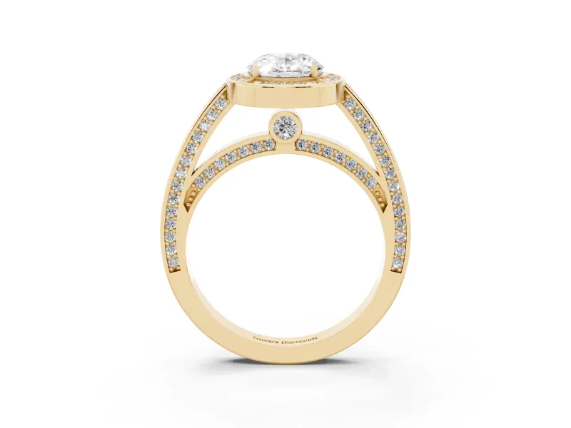 Oval Cut Diamond Halo Pavé Split Shank Ring Set in Yellow gold with Prong Setting