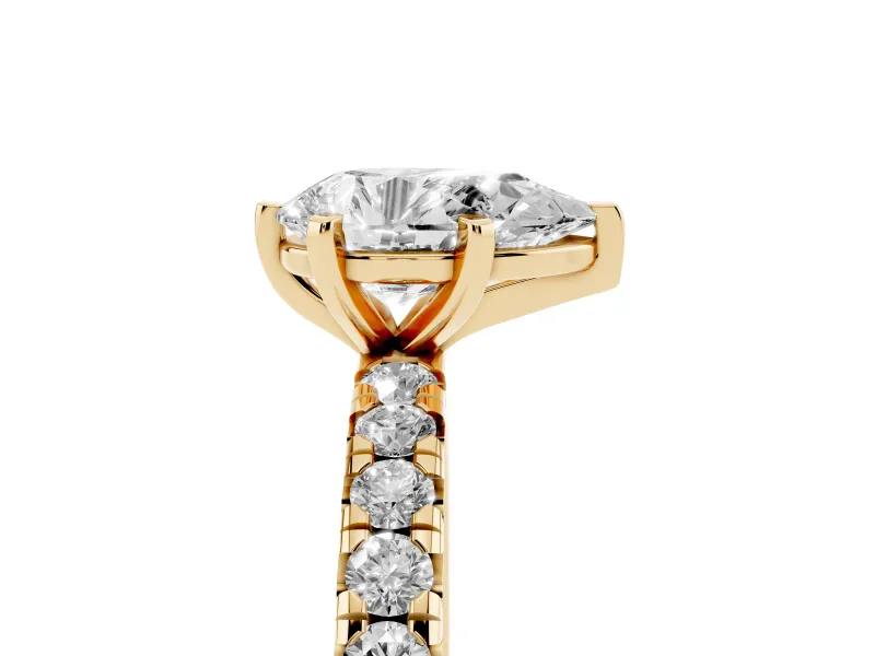 Pear-Shaped Pavé Solitaire Engagement Ring Setting | Shared Prong Band | Yellow Gold
