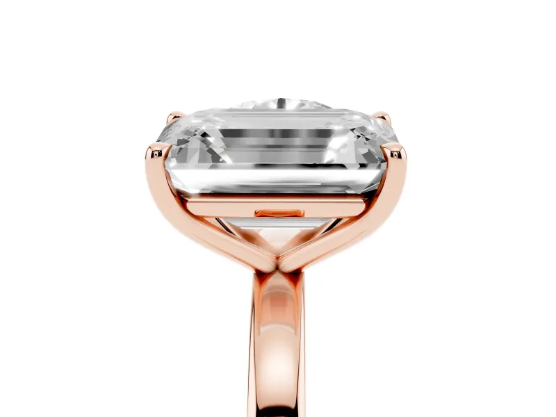 Round Cut and Emerald Cut Toi Moi Ring Set in Rose gold with Prong Setting