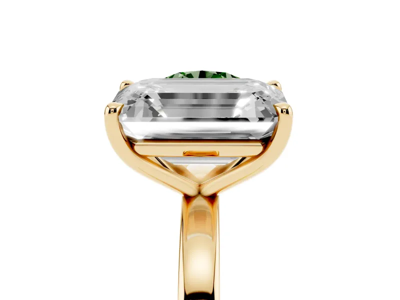 Fancy Green Round Cut and Emerald Cut Toi Moi Ring Set in Yellow gold with Prong Setting