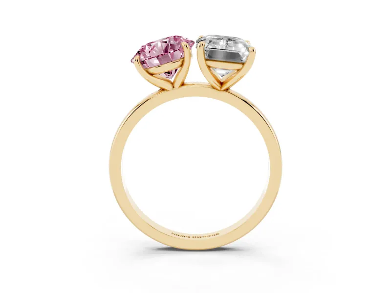 Fancy Pink Round Cut and Emerald Cut Toi Moi Ring Set in Yellow gold with Prong Setting