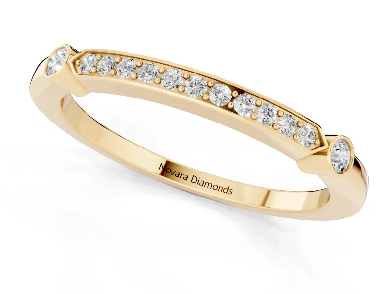 Round Diamond Pavé Bar Station Ring Set in Yellow gold with Channel Setting