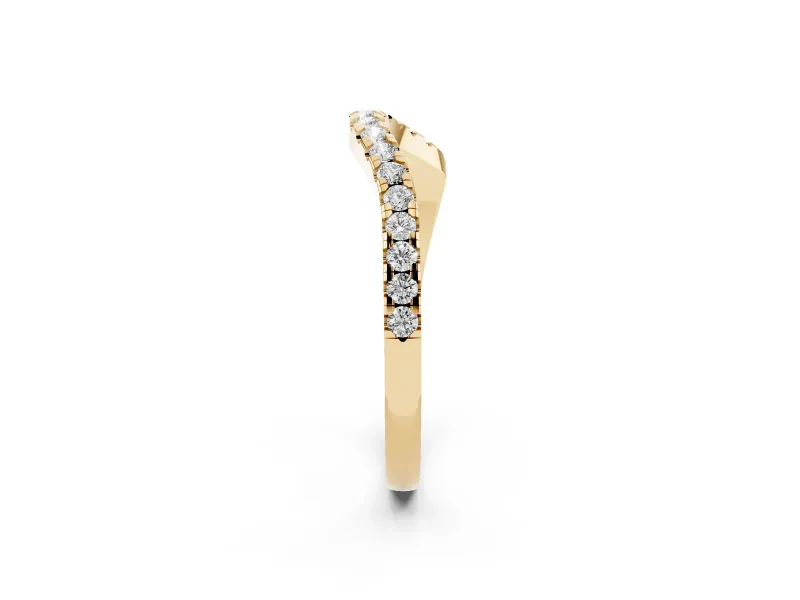 Round Diamond Pavé Twist Band Set in Yellow gold with U-Prong Setting