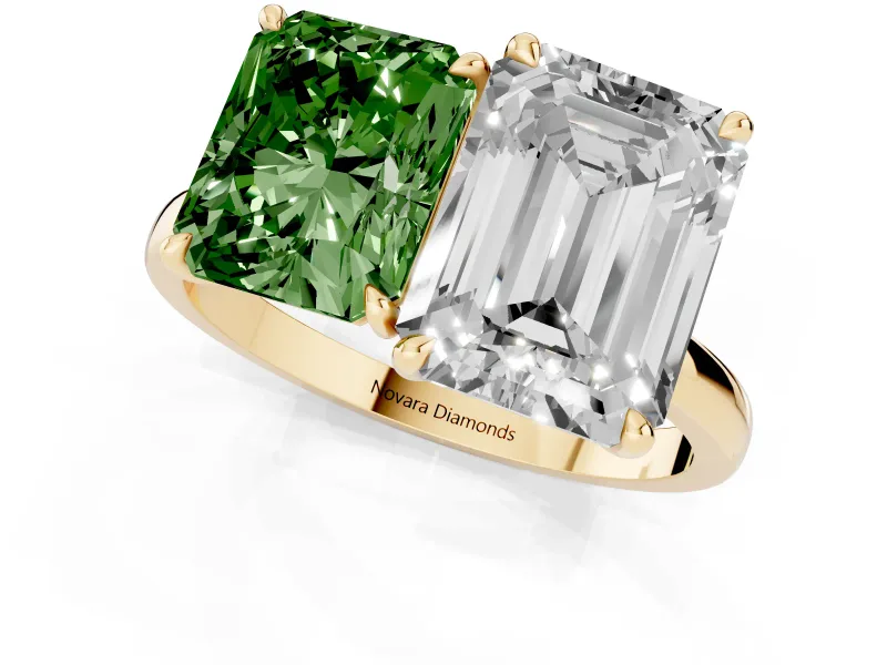 Fancy Green Radiant Cut and Emerald Cut Toi Moi Ring Set in Yellow gold with Prong Setting