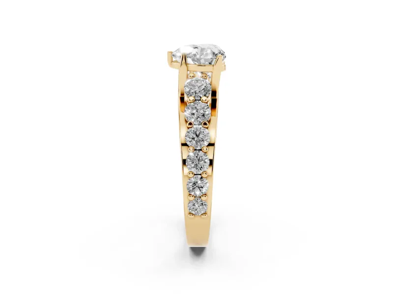 Heart-Shaped Graduated Side Stone Engagement Ring Setting | Shared Prong Rails | Yellow Gold
