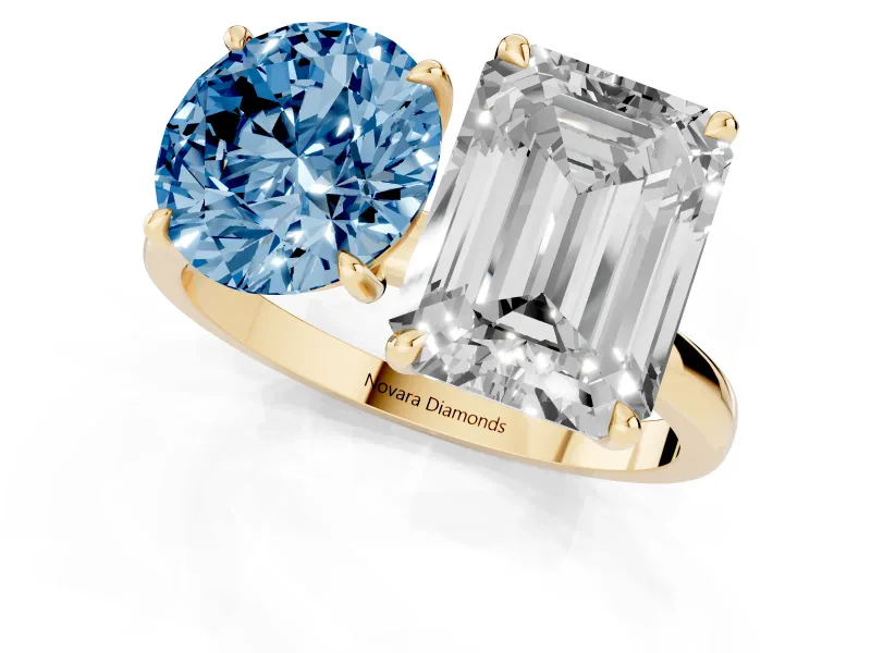 Fancy Blue Round Cut and Emerald Cut Toi Moi Ring Set in Yellow gold with Prong Setting