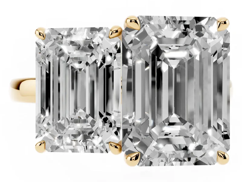 Emerald Cut and Emerald Cut Toi Moi Ring Set in Yellow gold with Prong Setting