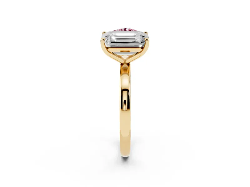 Fancy Pink Round Cut and Emerald Cut Toi Moi Ring Set in Yellow gold with Prong Setting