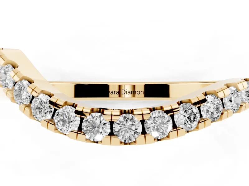 Round Diamond Pavé Twist Band Set in Yellow gold with U-Prong Setting