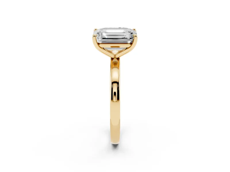 Radiant Cut and Emerald Cut Toi Moi Ring Set in Yellow gold with Prong Setting