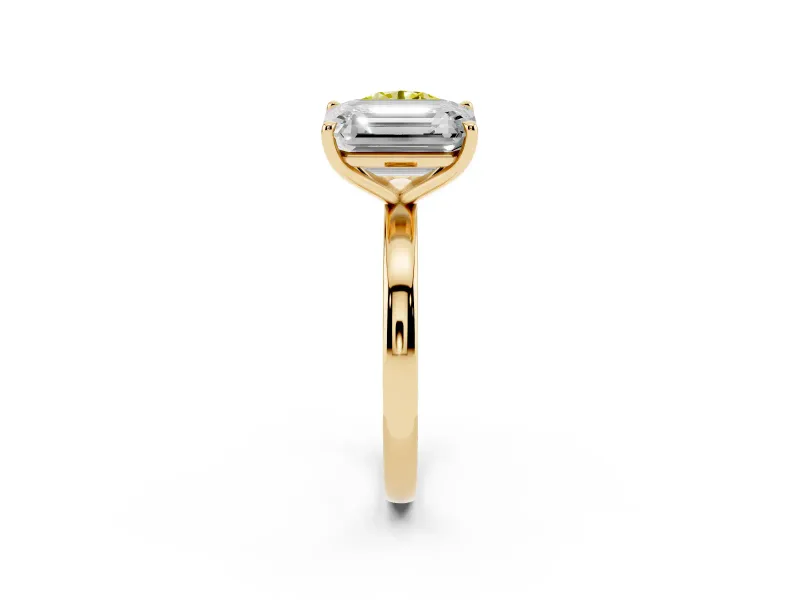 Fancy Yellow Round Cut and Emerald Cut Toi Moi Ring Set in Yellow gold with Prong Setting