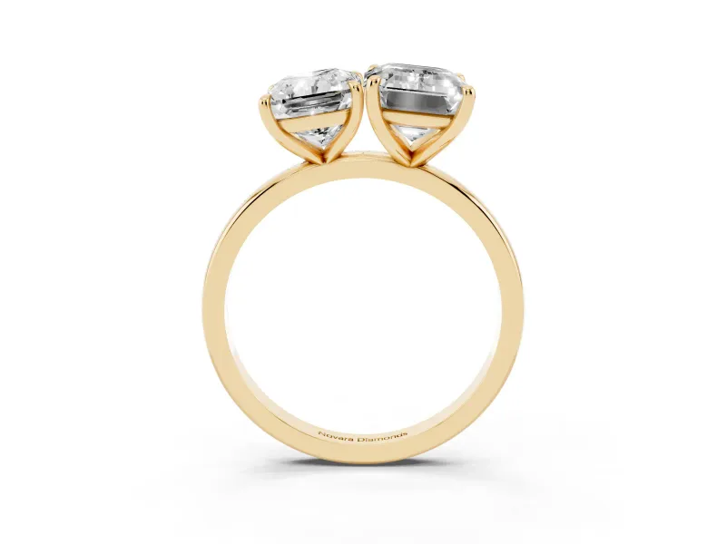 Radiant Cut and Emerald Cut Toi Moi Ring Set in Yellow gold with Prong Setting