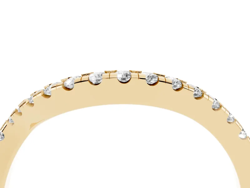 Round Diamond Pavé Twist Band Set in Yellow gold with U-Prong Setting