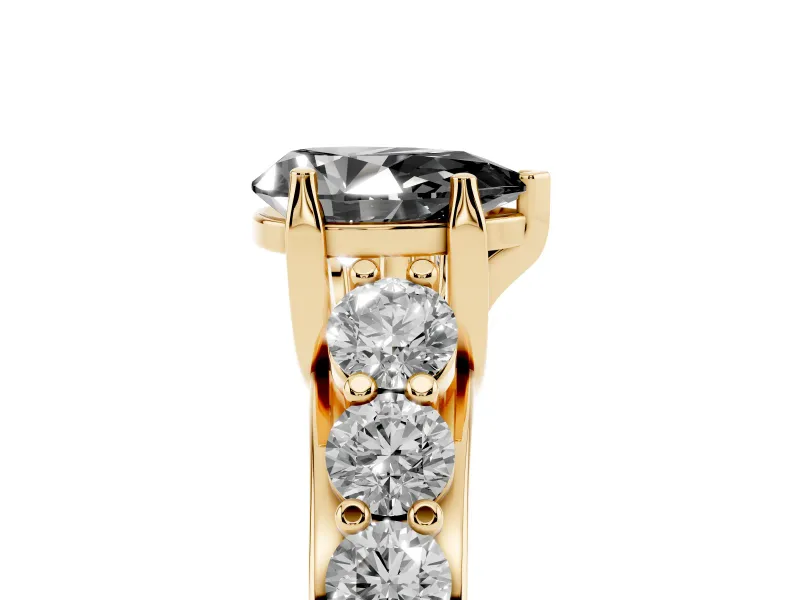 Pear-Shaped Engagement Ring Setting for a Black Center | Yellow Gold