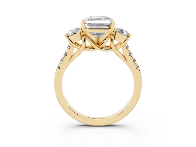 Three-Stone Asscher Cut Diamond Pavé Band Ring Set in Yellow gold with Prong-Set Trio