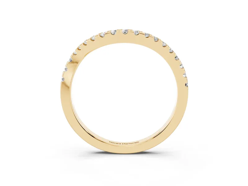 Round Diamond Pavé Twist Band Set in Yellow gold with U-Prong Setting