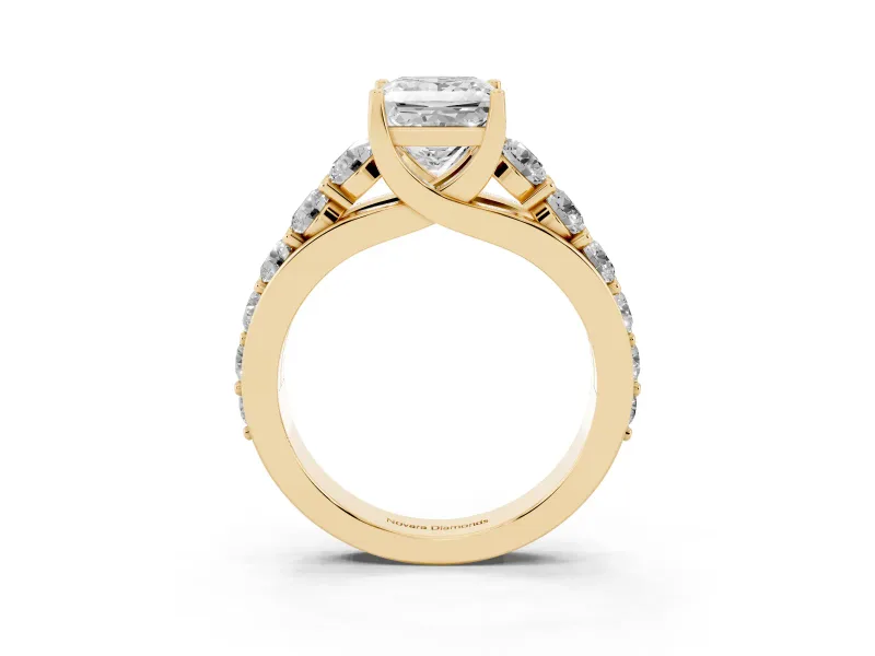 Princess Cut Graduated Side Stone Engagement Ring Setting | Shared Prong Rails | Yellow Gold