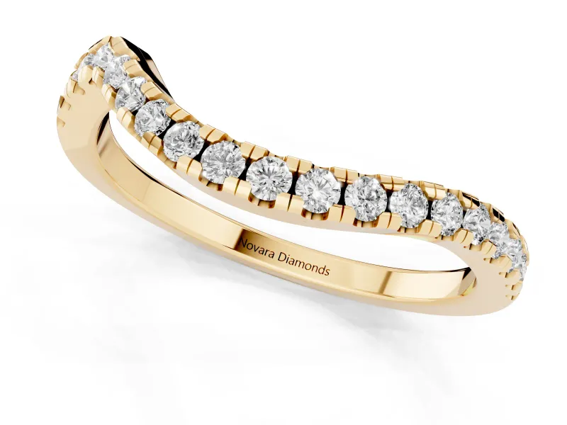Round Diamond Pavé Twist Band Set in Yellow gold with U-Prong Setting