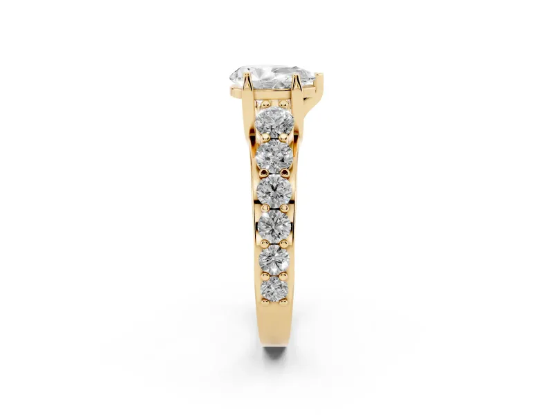 Pear-Shaped Graduated Side Stone Engagement Ring Setting | Shared Prong Rails | Yellow Gold