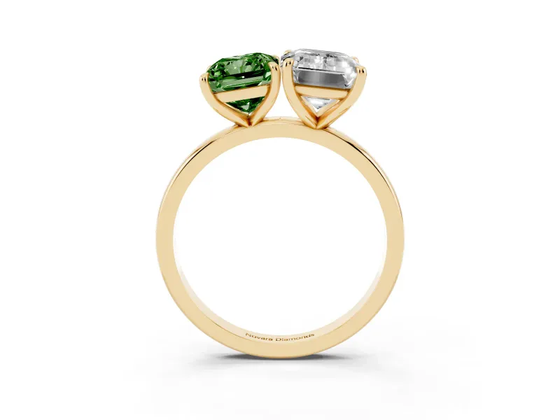 Fancy Green Radiant Cut and Emerald Cut Toi Moi Ring Set in Yellow gold with Prong Setting