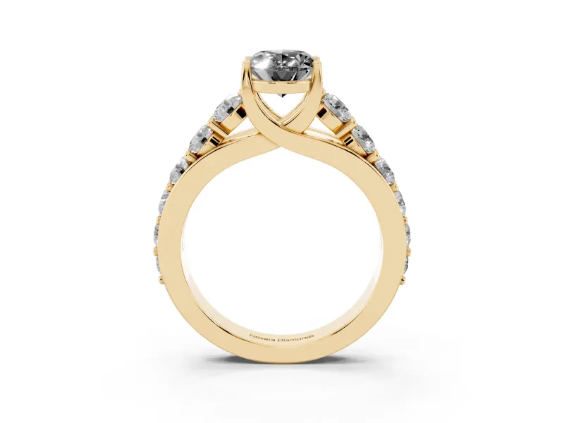 Oval Graduated Engagement Ring Setting for a Black Center | Yellow Gold
