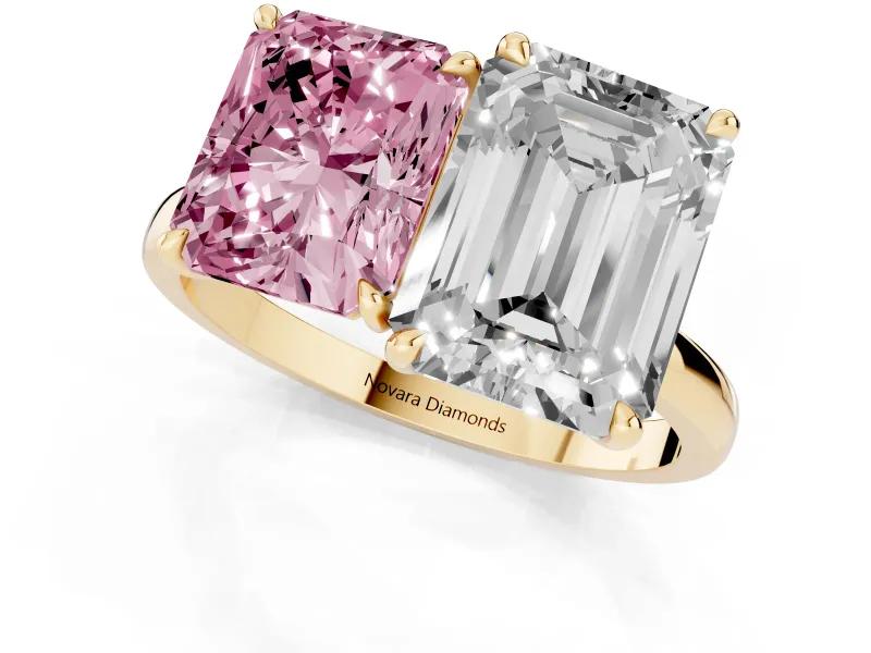 Fancy Pink Radiant Cut and Emerald Cut Toi Moi Ring Set in Yellow gold with Prong Setting
