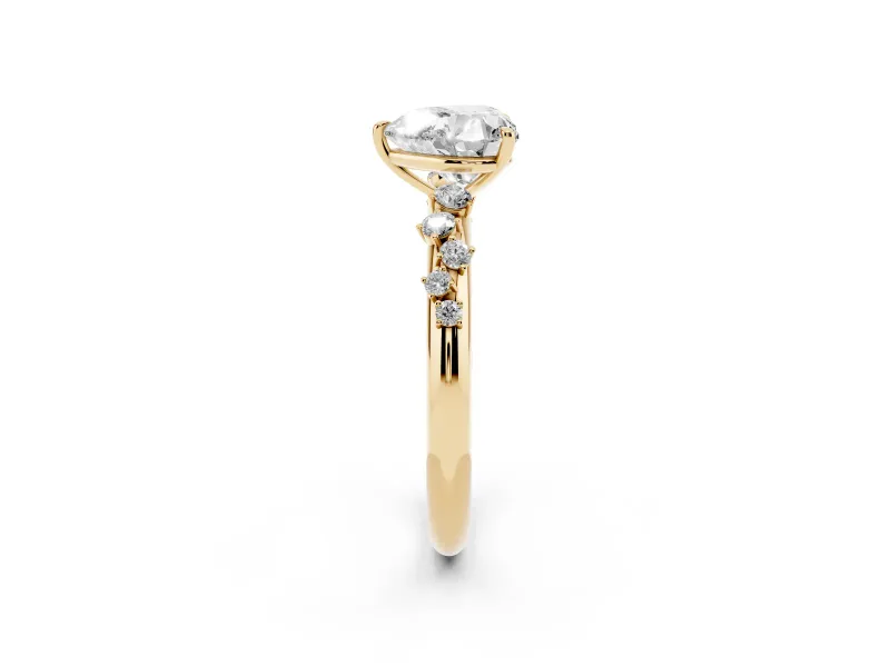 Heart-Shaped Solitaire Engagement Ring Setting | Graduated Scattered Accents | Yellow Gold